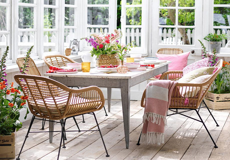 創建戶外植物花園座位區的5個技巧