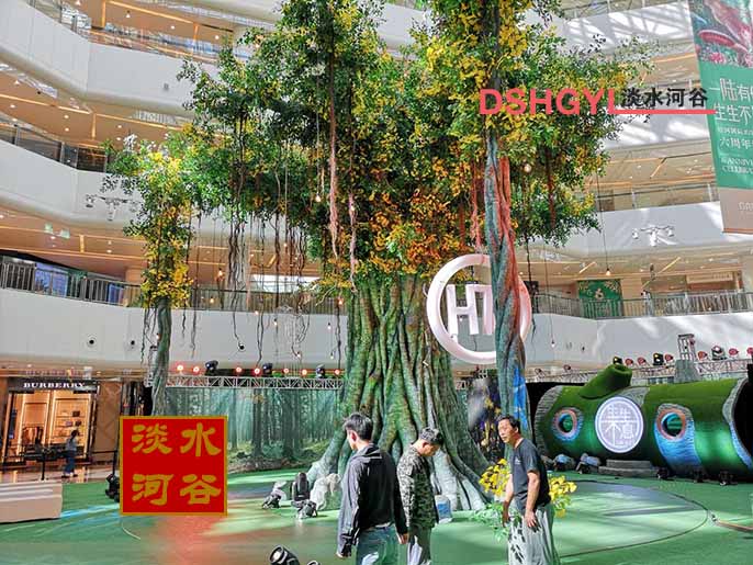 大型仿真樹(shù).jpg 大型仿真樹(shù)