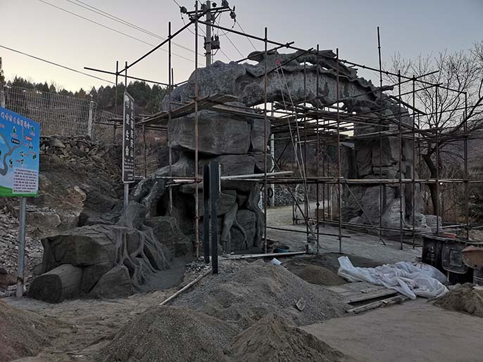 仿真樹(shù)大門(mén).jpg 仿真樹(shù)大門(mén)