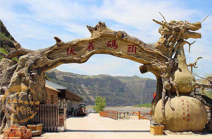 仿真樹(shù)大門(mén).jpg 仿真樹(shù)大門(mén)