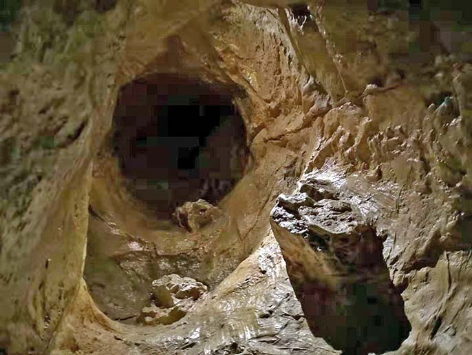 仿真假山洞穴.jpeg 仿真假山洞穴