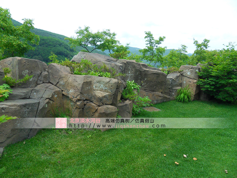 水泥假山護坡