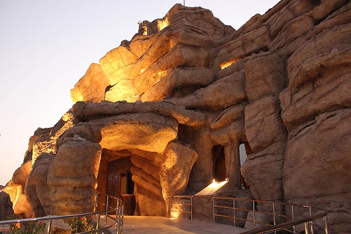 人造假山.jpg 人造假山.jpg