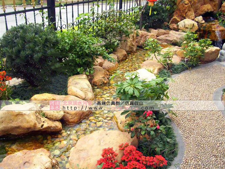 黃蠟石假山.jpg 黃蠟石假山