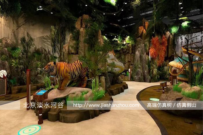 室內(nèi)假山假樹(shù)景觀圖片.jpg 室內(nèi)假山假樹(shù)景觀圖片