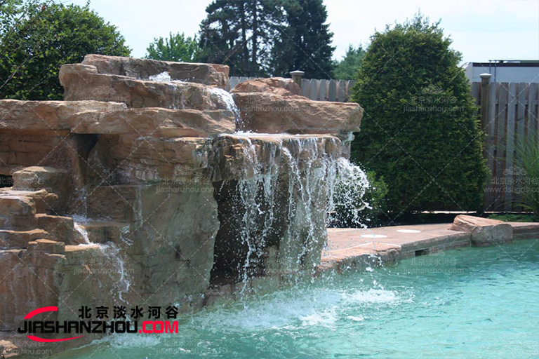 塑石假山.jpg 塑石假山