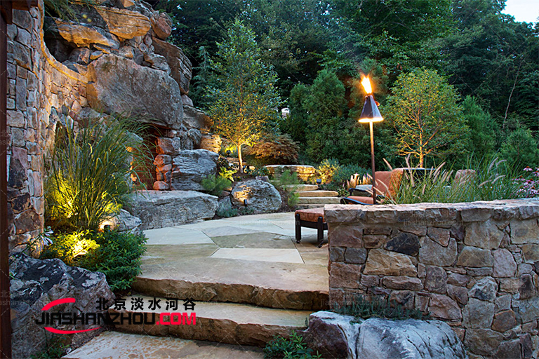 塑石假山.jpg 塑石假山