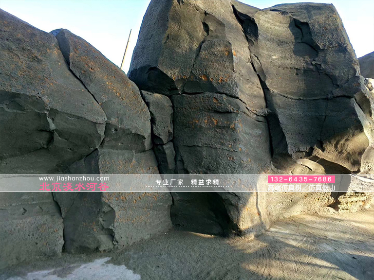 塑石假山.jpg 塑石假山