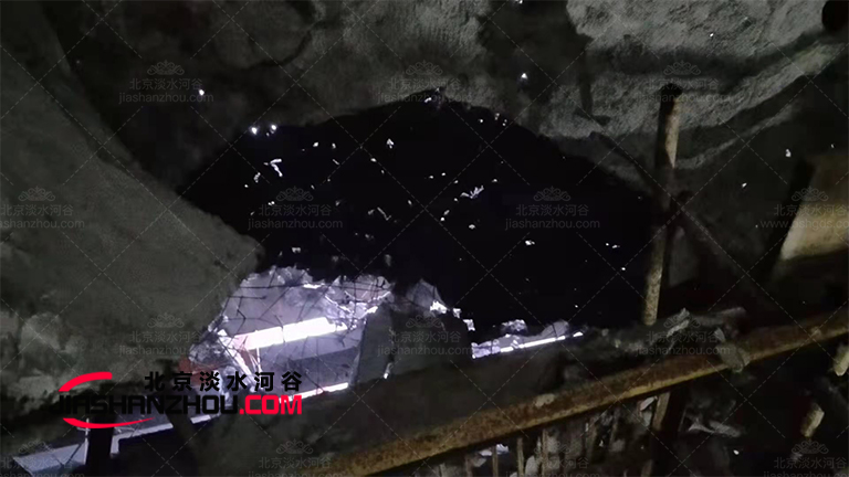 汗蒸鹽療房.jpg 汗蒸鹽療房