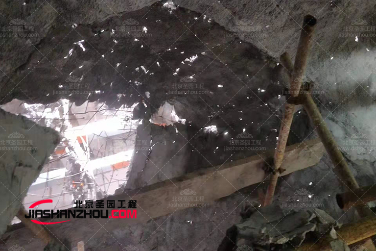 洞穴別墅豪.jpg 洞穴別墅豪