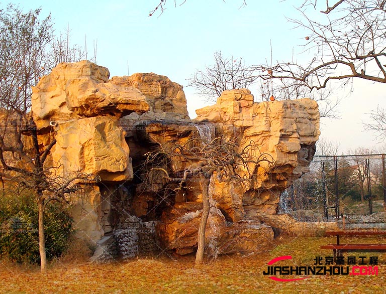 仿真假山.jpg 仿真假山.jpg