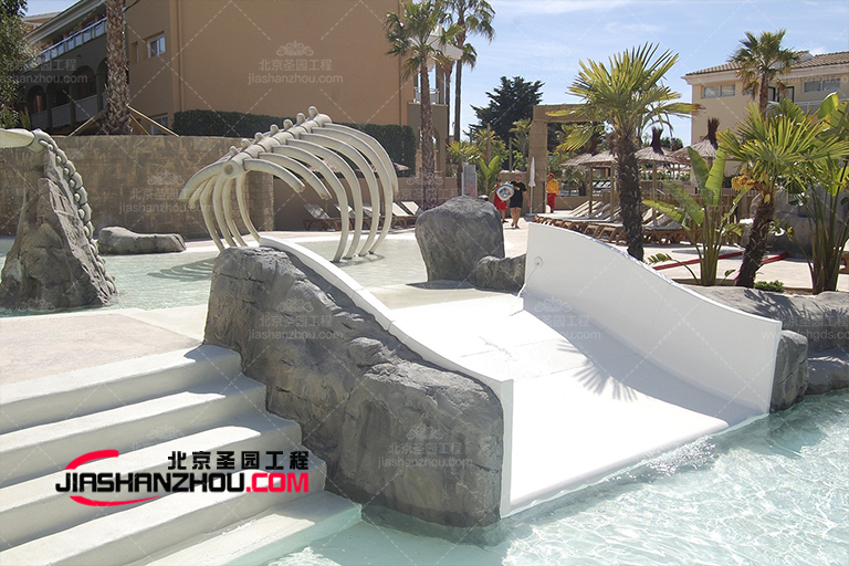 仿真假山.jpg 仿真假山.jpg