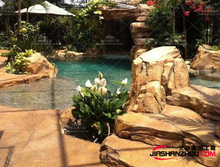 仿真假山.jpg 仿真假山.jpg