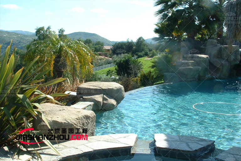 仿真假山.jpg 仿真假山.jpg