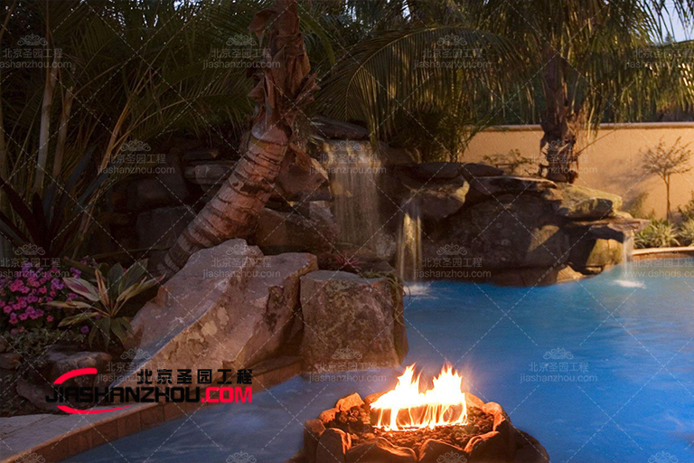 水泥假山.jpg 水泥假山.jpg