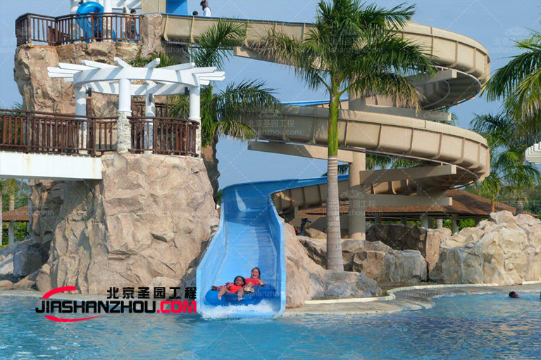 水泥假山.jpg 水泥假山